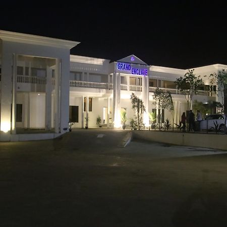 Hotel Grand Enclave Lahore Esterno foto