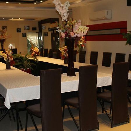 Hotel Grand Enclave Lahore Esterno foto