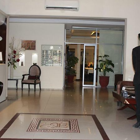 Hotel Grand Enclave Lahore Esterno foto