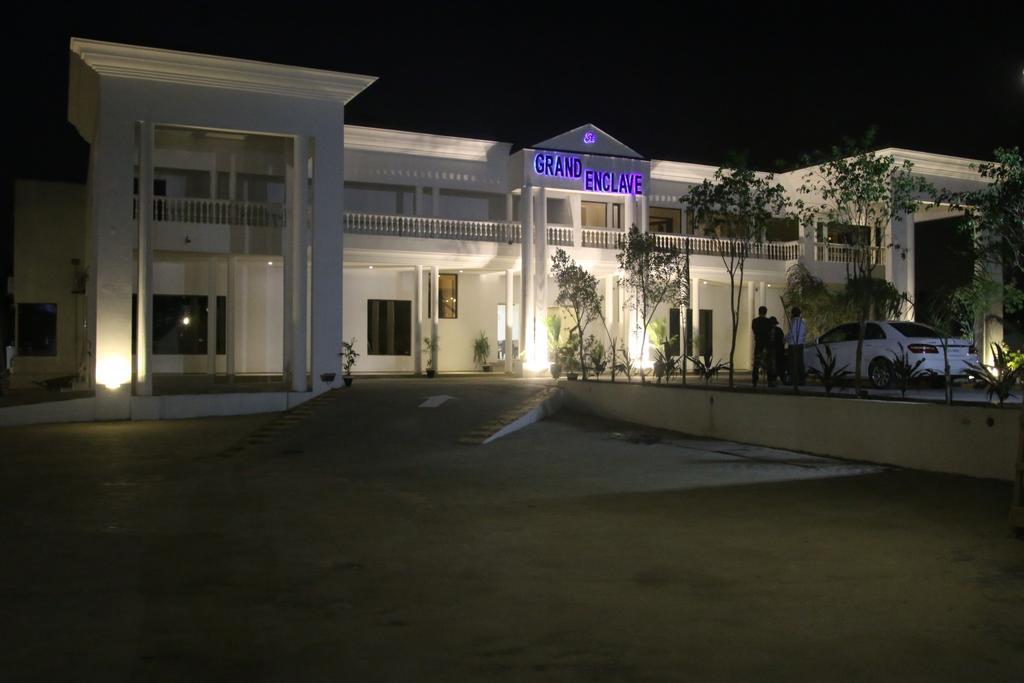 Hotel Grand Enclave Lahore Esterno foto