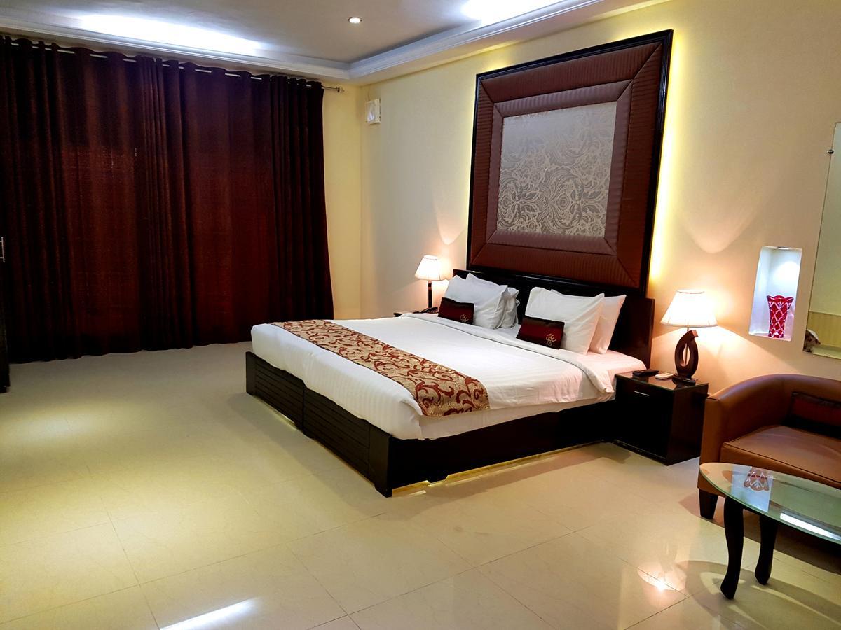 Hotel Grand Enclave Lahore Esterno foto