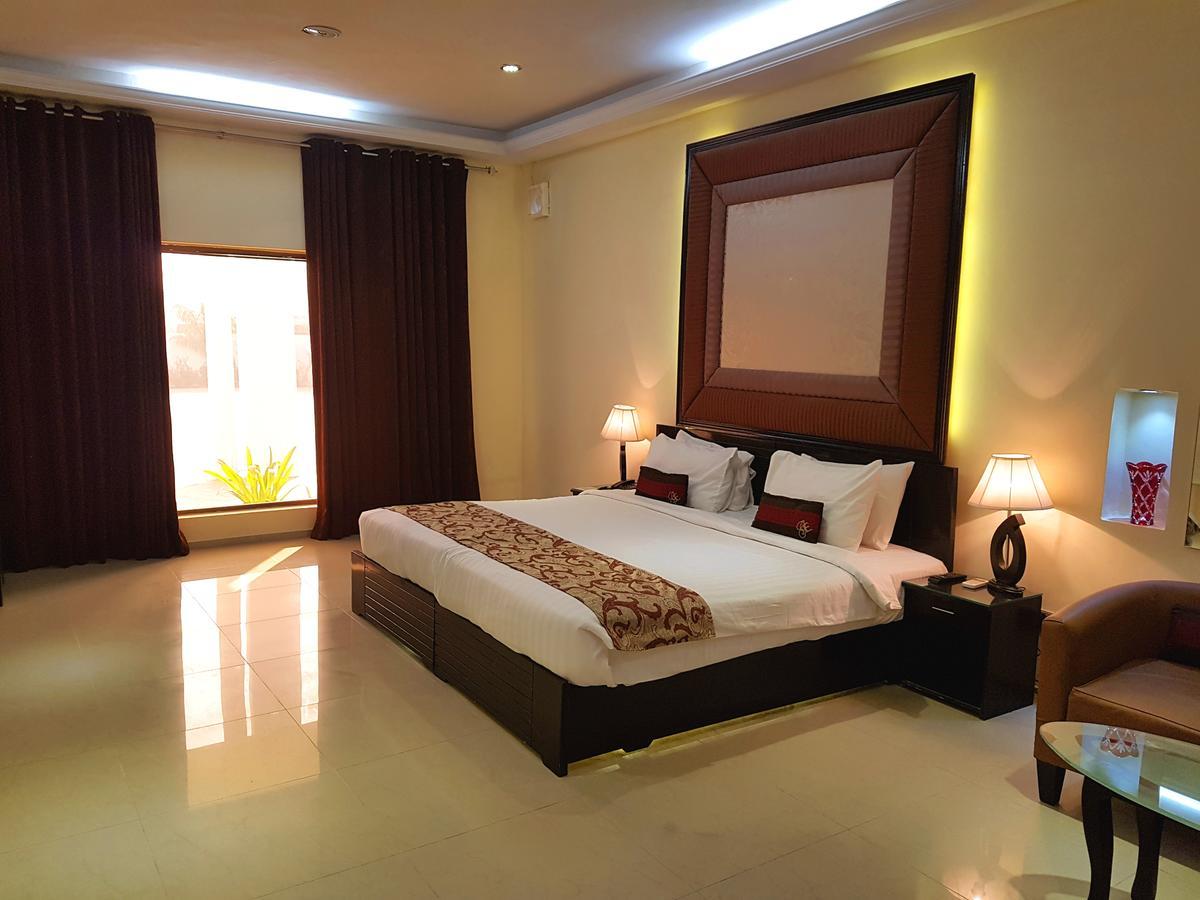 Hotel Grand Enclave Lahore Esterno foto