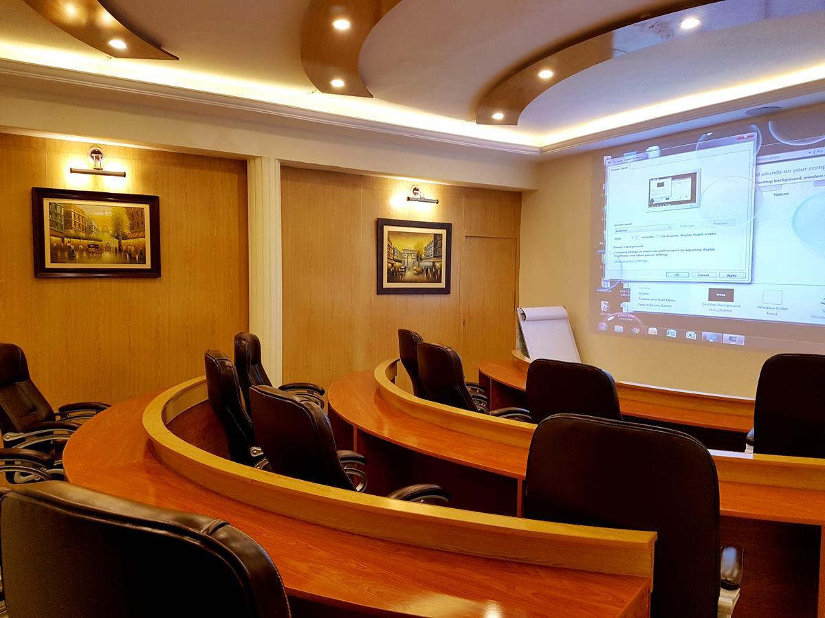 Hotel Grand Enclave Lahore Esterno foto