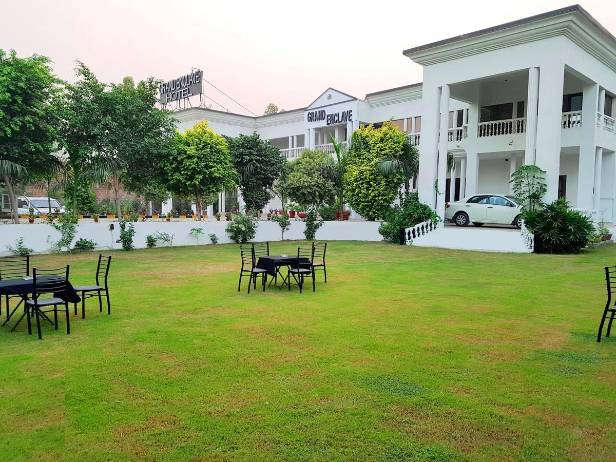 Hotel Grand Enclave Lahore Esterno foto