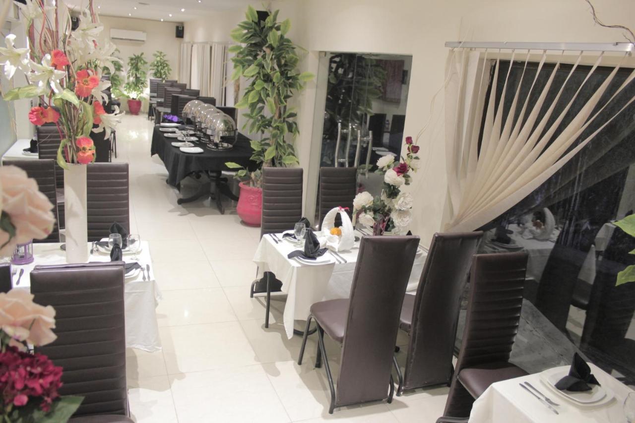 Hotel Grand Enclave Lahore Esterno foto