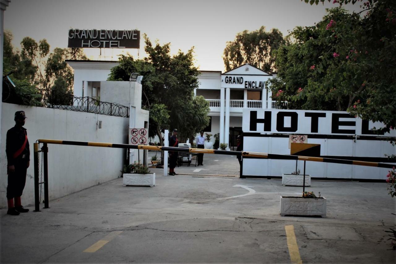 Hotel Grand Enclave Lahore Esterno foto